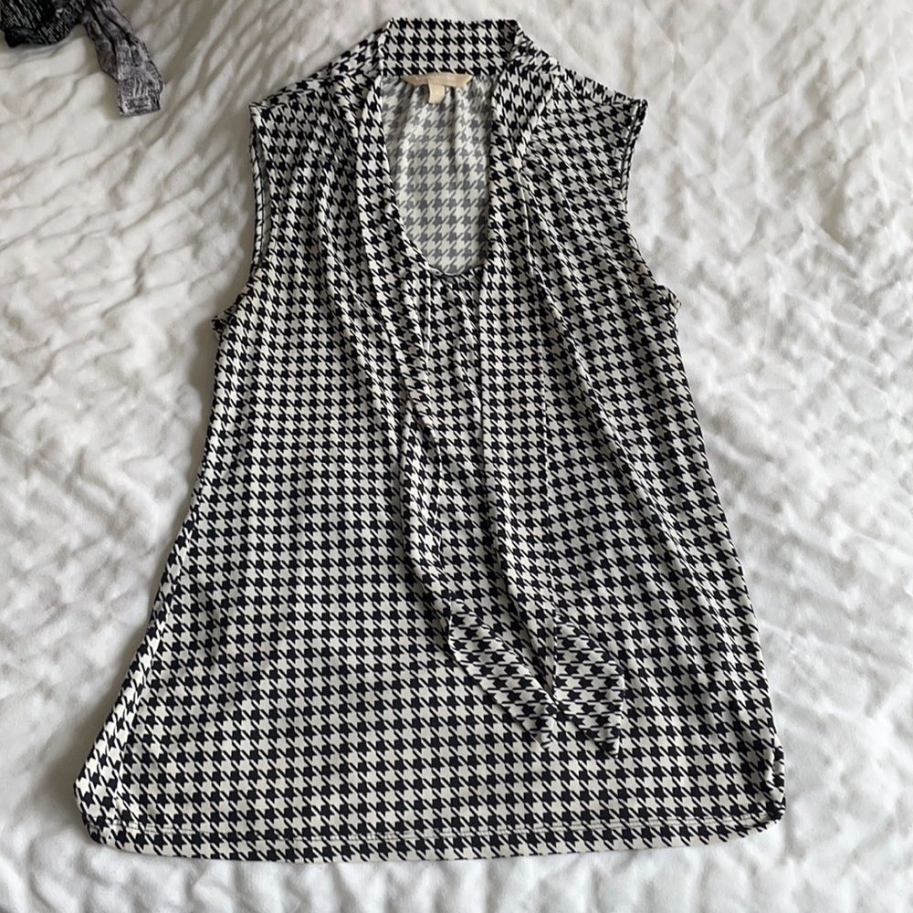 Banana Republic Tie Front Houndstooth Sleeveless